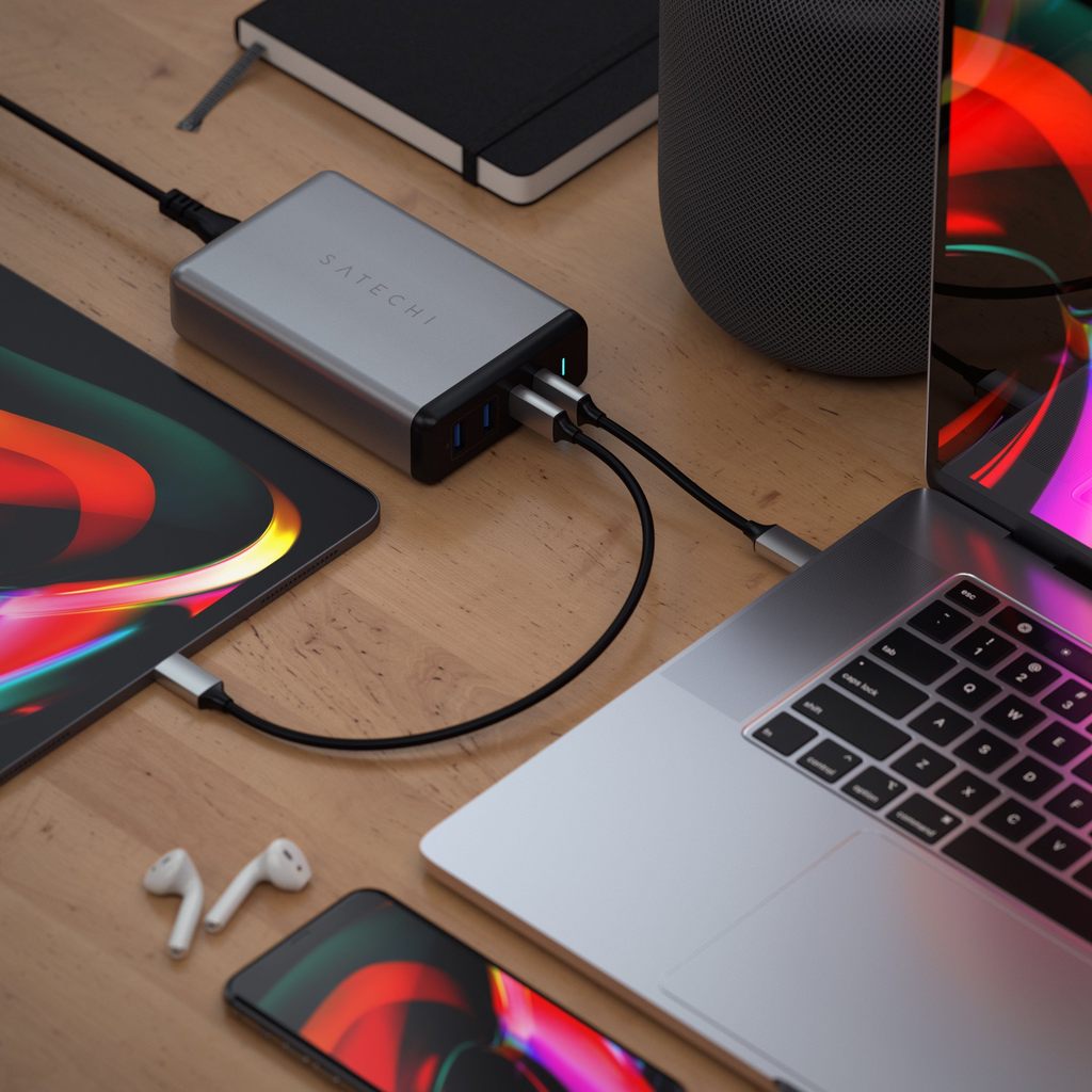 75W dvojitá USB-C PD cestovní nabíječka Satechi - vesmírně šedá - istyle.work