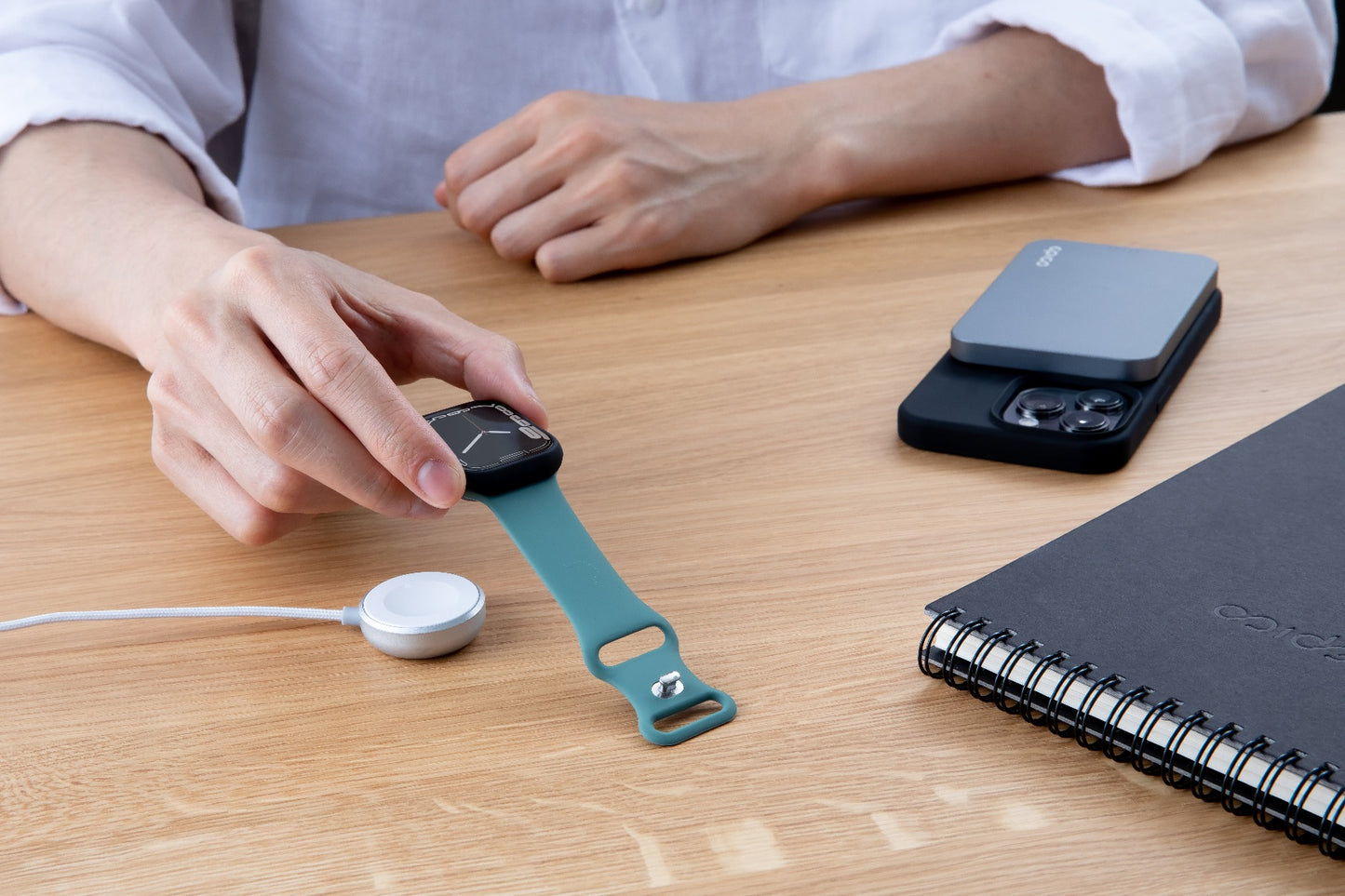 Nabíjecí kabel USB-A pro Apple Watch Epico 1,2m - stříbrný - istyle.work