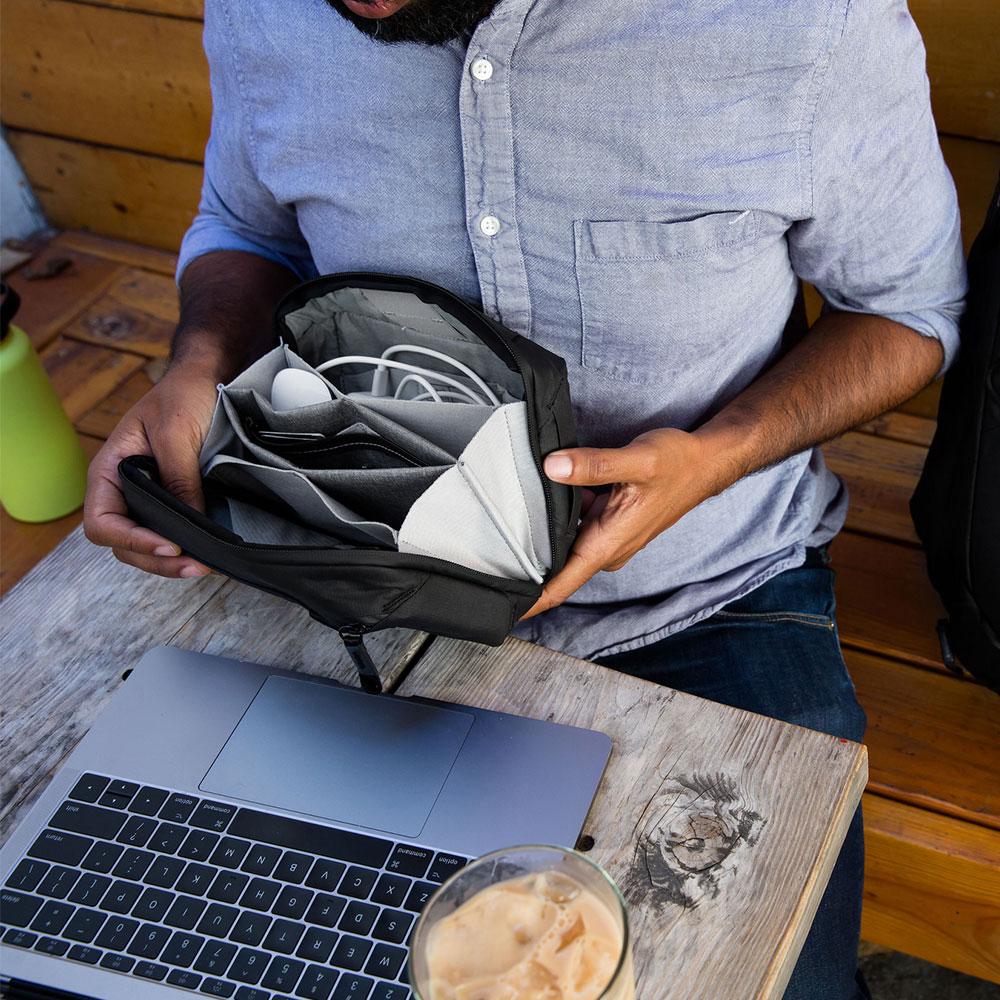 Organizér s jednoduchým přístupem Peak Design Tech Pouch - černý - istyle.work