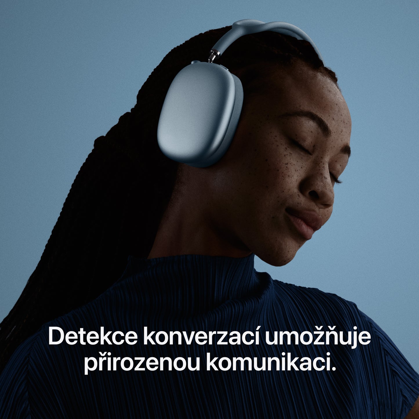 AirPods_Max_2_Starlight_PDP_Image_Position_6__cs-CZ