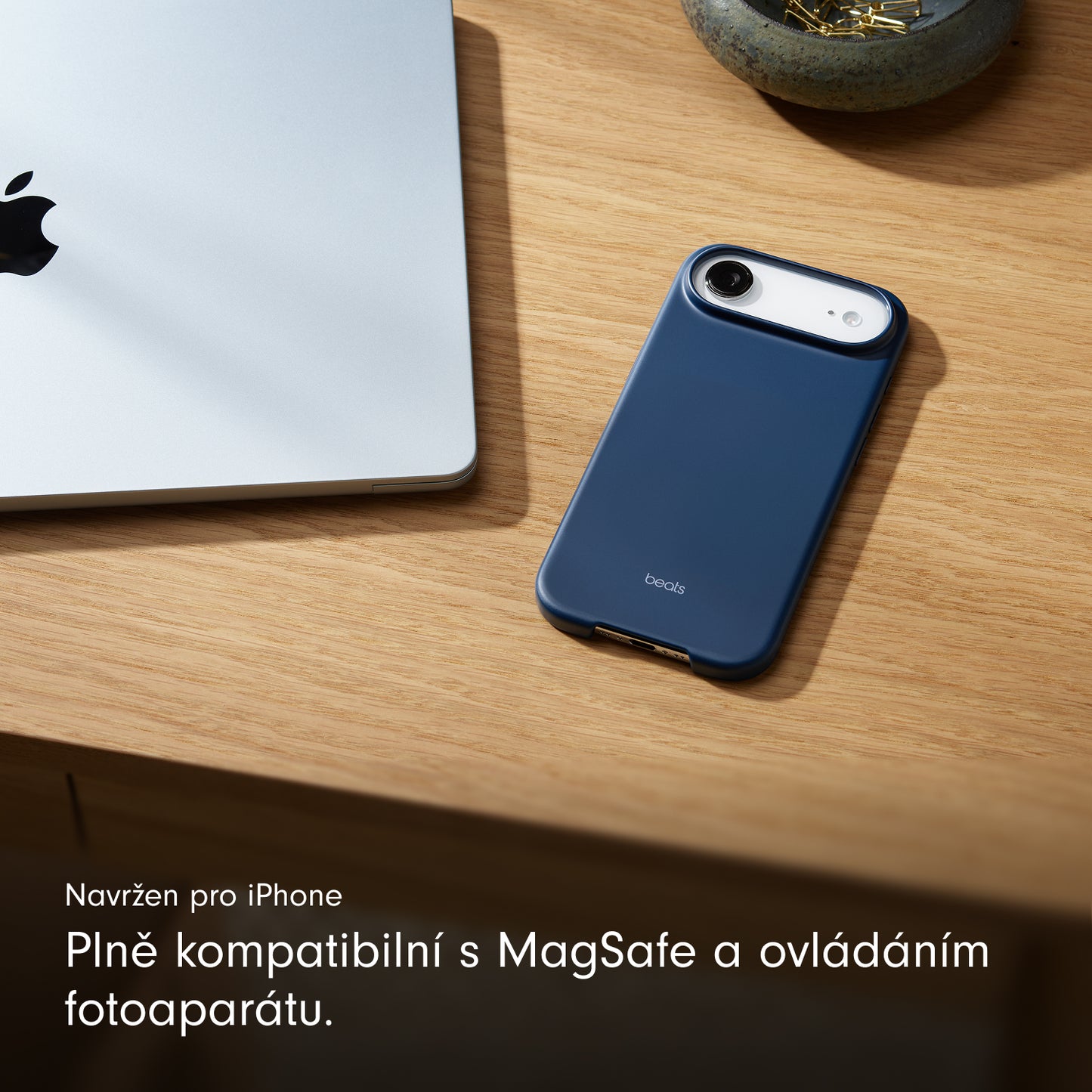 Kryt pro iPhone Air Beats s MagSafe a ovladačem fotoaparátu - hlubinně modrý - istyle.work
