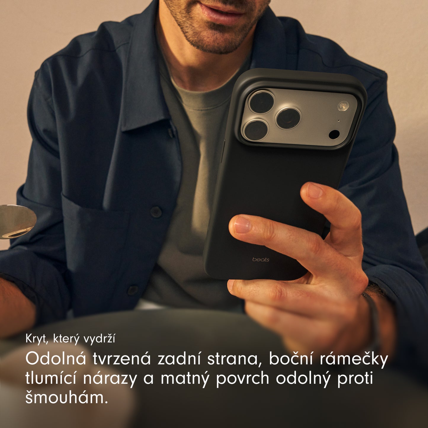 Kryt pro iPhone 17 Beats s MagSafe a ovladačem fotoaparátu - granitově šedý - istyle.work