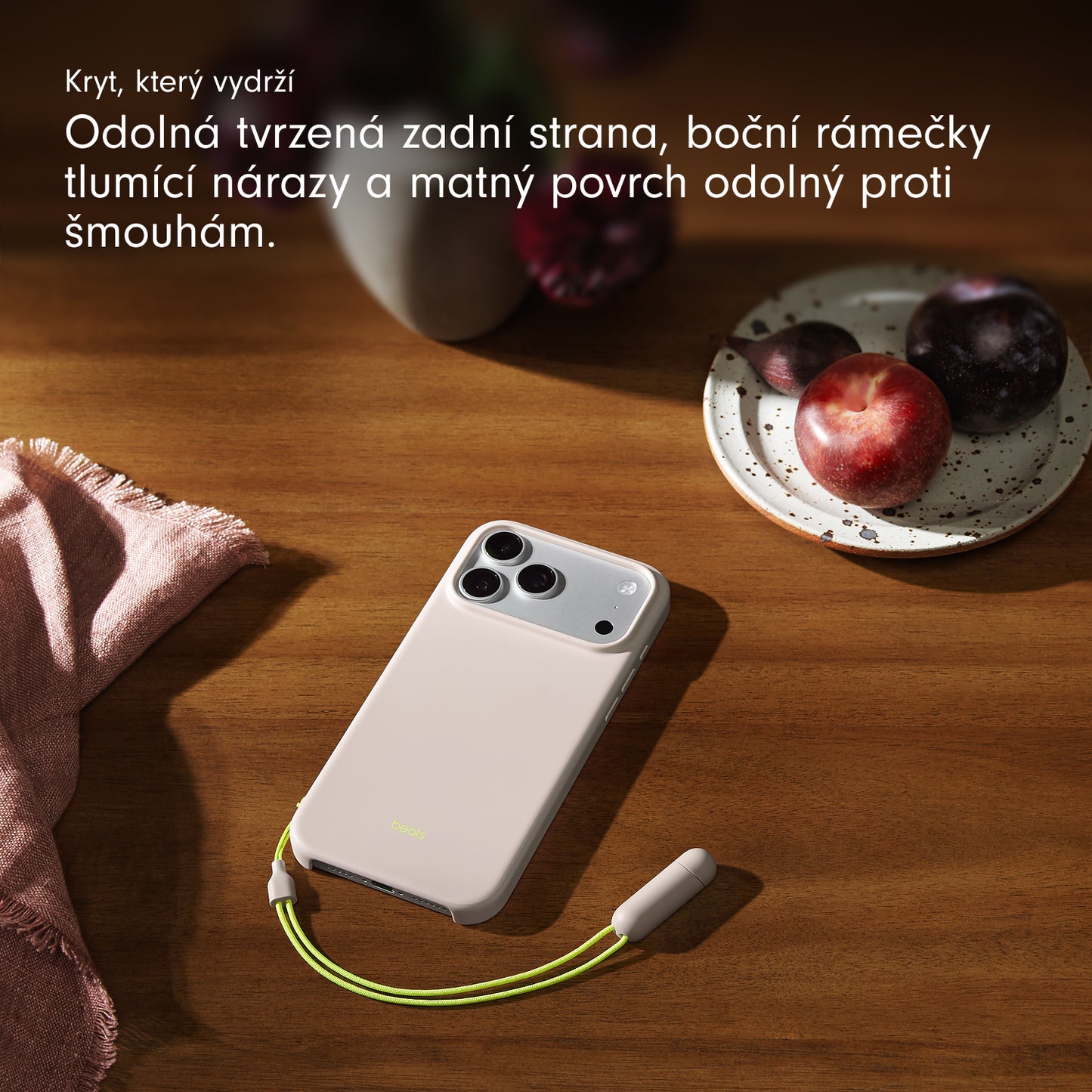 Kryt se stojánkem pro iPhone 17 Pro Max Beats s MagSafe a ovladačem fotoaparátu - vápencově šedý - istyle.work