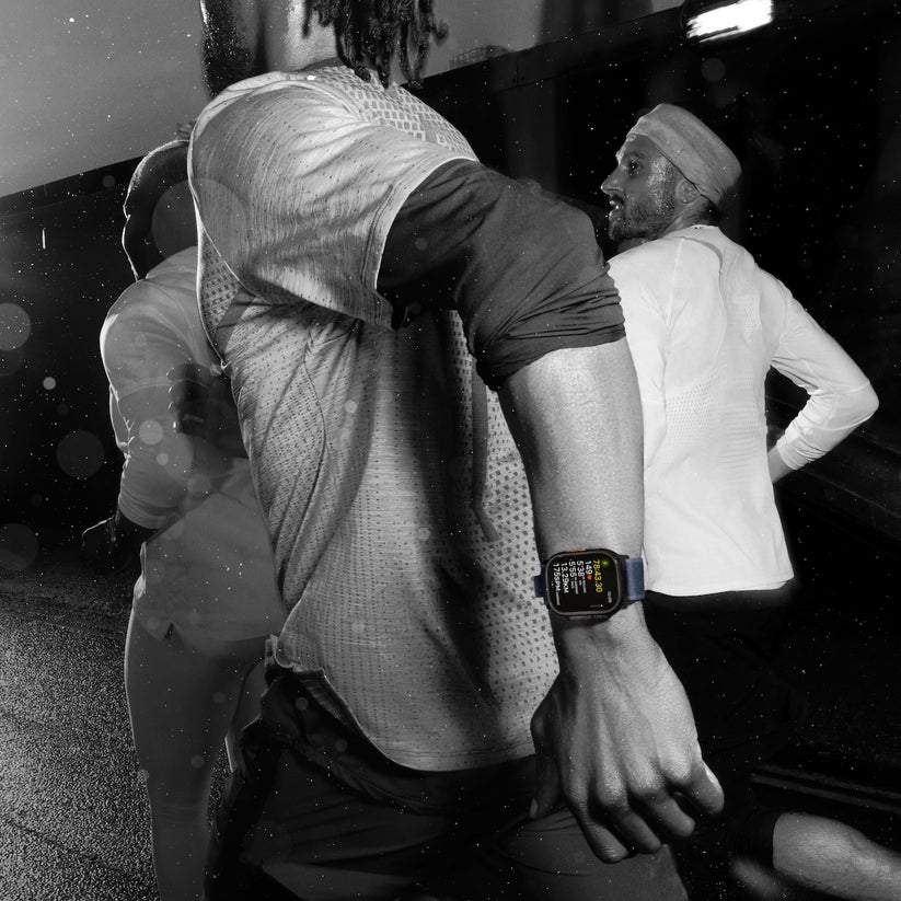 Apple Watch Ultra 2 GPS + Cellular, 49mm přírodně titanové pouzdro s přírodně titanovým milánským tahem z titanu - S (otevřený)