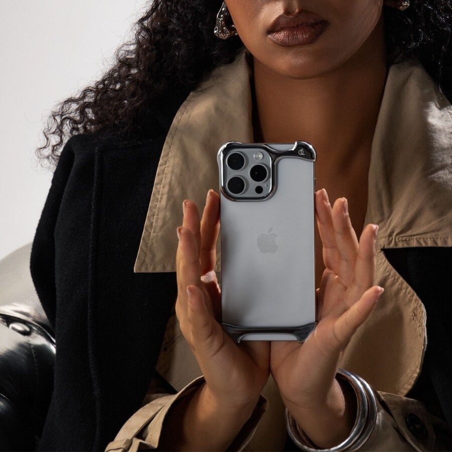 Ochranný rám pro iPhone 16 Pro Arc Pulse - stříbrný