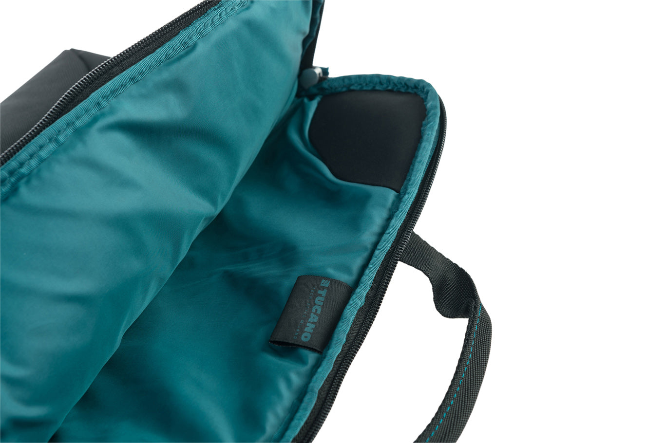 Brašna Tucano Smilza Super Slim pro MacBook 16" - černá - istyle.work