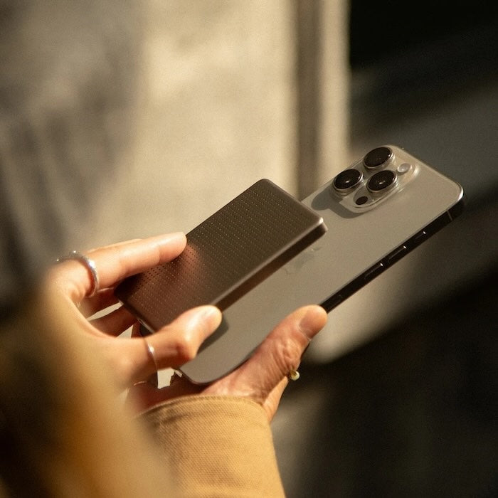 MagSafe powerbanka Native Union Active 5000mAh - bronzová - istyle.work