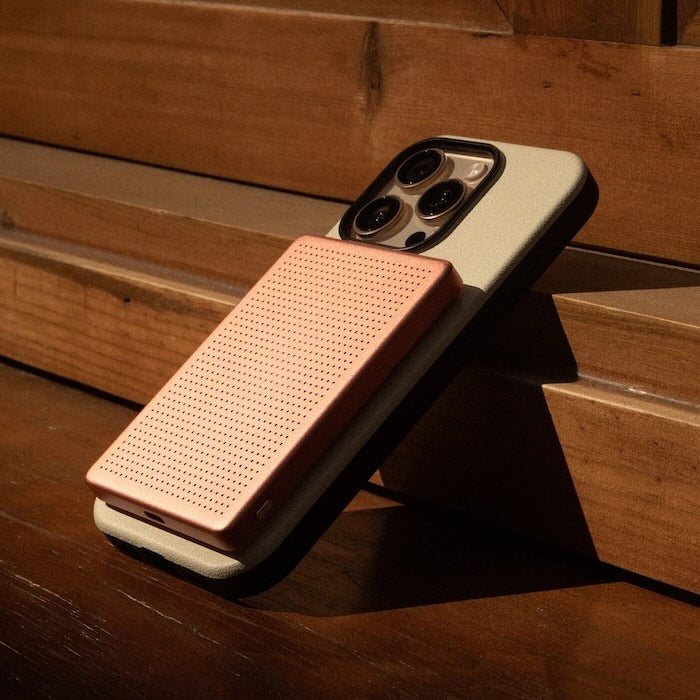 MagSafe powerbanka Native Union Active 5000mAh - bronzová - istyle.work