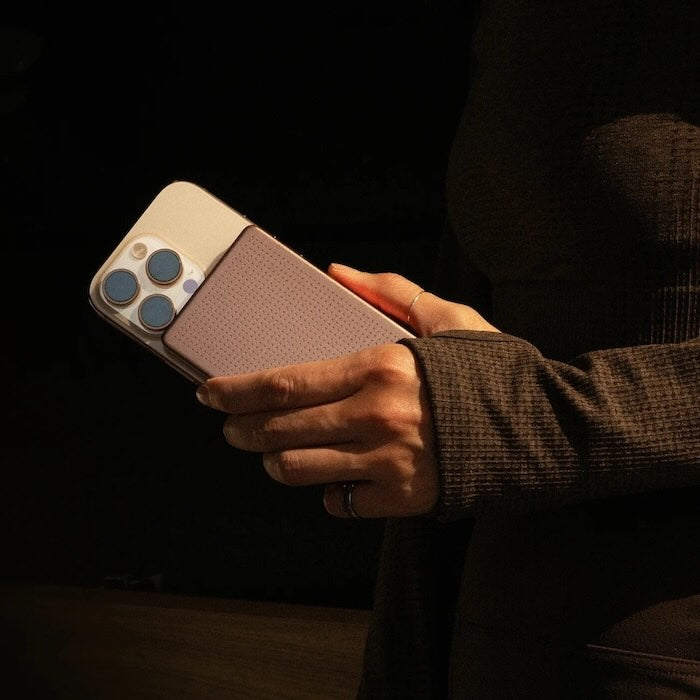 MagSafe powerbanka Native Union Active 5000mAh - bronzová - istyle.work