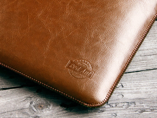 Obal na MacBook Pro 13 / Air Retina Red Ant Whiskey Aroma hnědý - istyle.work