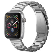 Kovový řemínek pro Apple Watch 42/44/45/49 mm Spigen Modern Fit - stříbrný - istyle.work