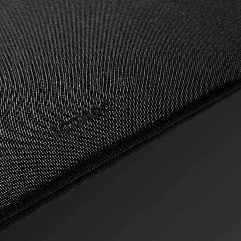 Pouzdro pro MacBook 16" tomtoc Voyage-A16 - černé - istyle.work