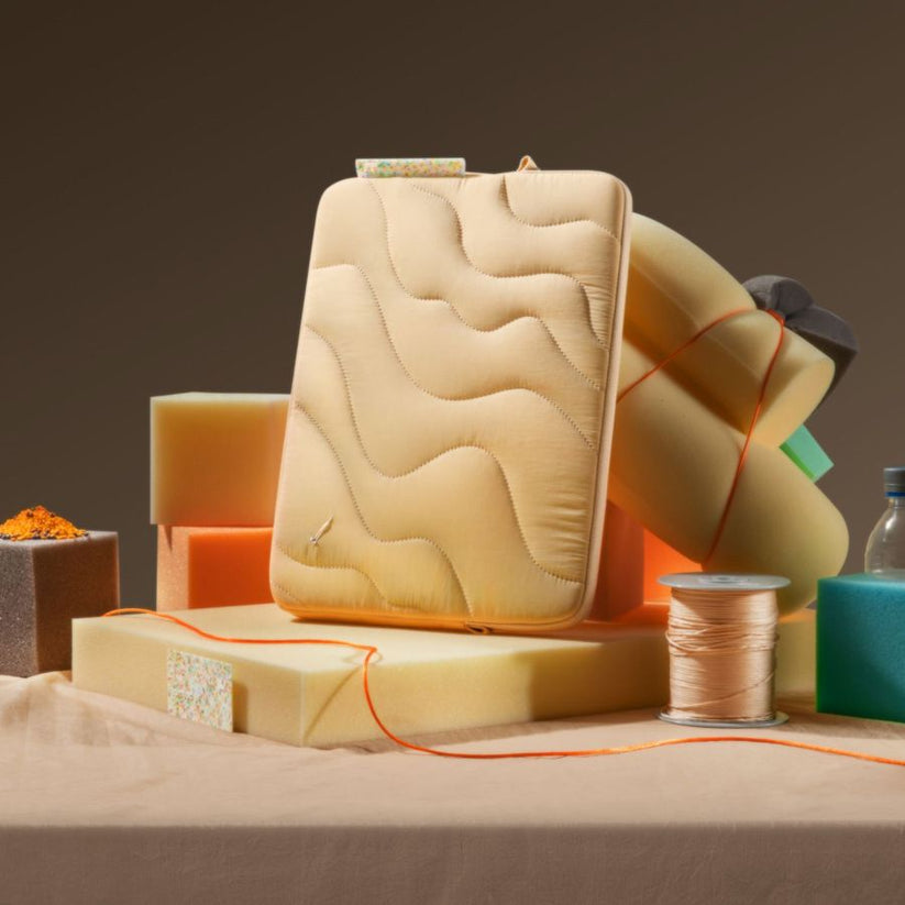 Pouzdro pro MacBook 14" tomtoc Terra-A27 - duna shade - istyle.work