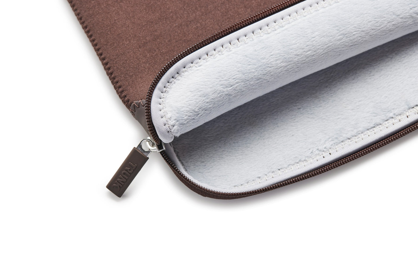 Pouzdro pro MacBook 13" Trunk Neoprene Sleeve - hnědé - istyle.work