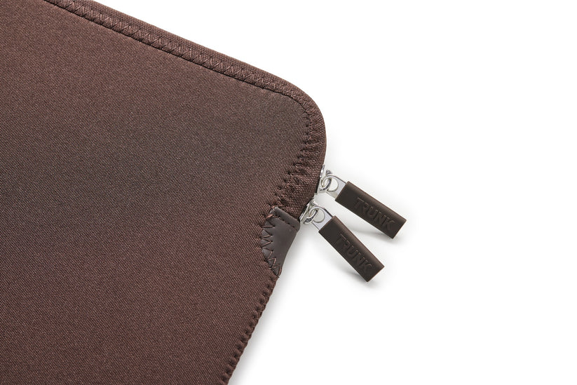 Pouzdro pro MacBook 13" Trunk Neoprene Sleeve - hnědé - istyle.work