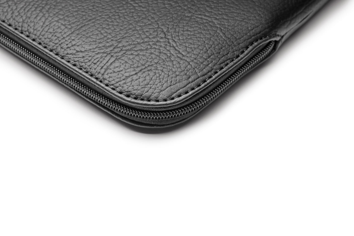 Pouzdro pro MacBook 13" Trunk Apple Peel Sleeve - černé - istyle.work