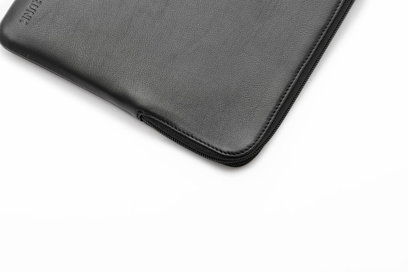 Pouzdro pro MacBook 13" Trunk Leather Sleeve - černé - istyle.work