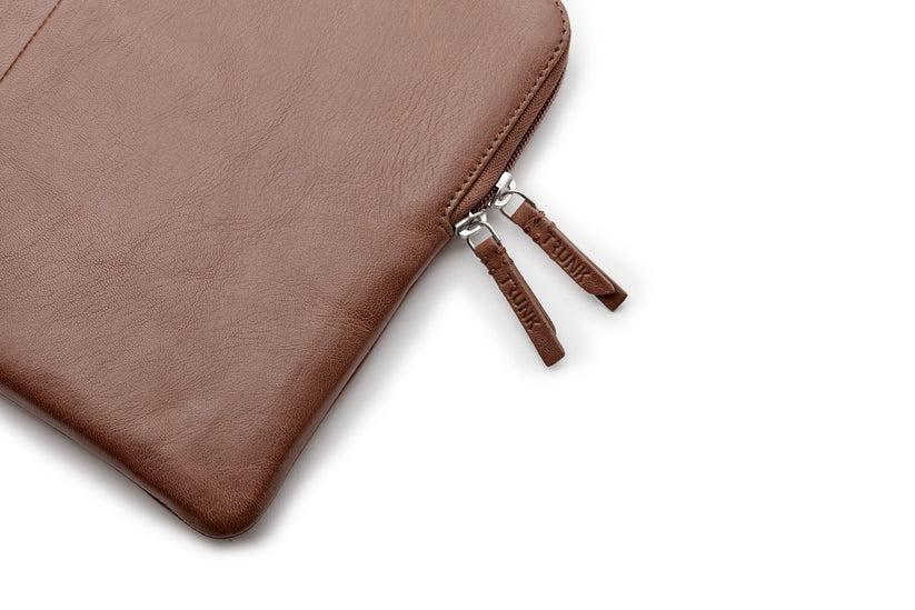 Pouzdro pro MacBook 13" Trunk Leather Sleeve - hnědé - istyle.work
