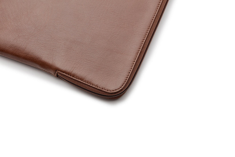 Pouzdro pro MacBook 13" Trunk Leather Sleeve - hnědé - istyle.work