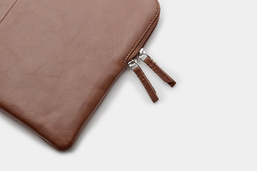 Pouzdro pro MacBook Pro 14" Trunk Leather Sleeve - hnědé - istyle.work
