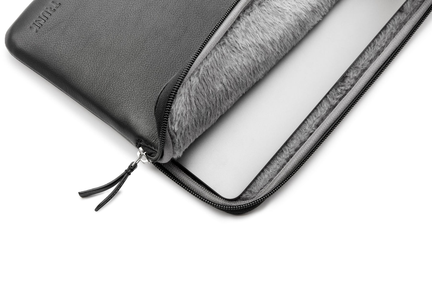 Pouzdro pro MacBook Pro 16" Trunk Leather Sleeve - černé - istyle.work