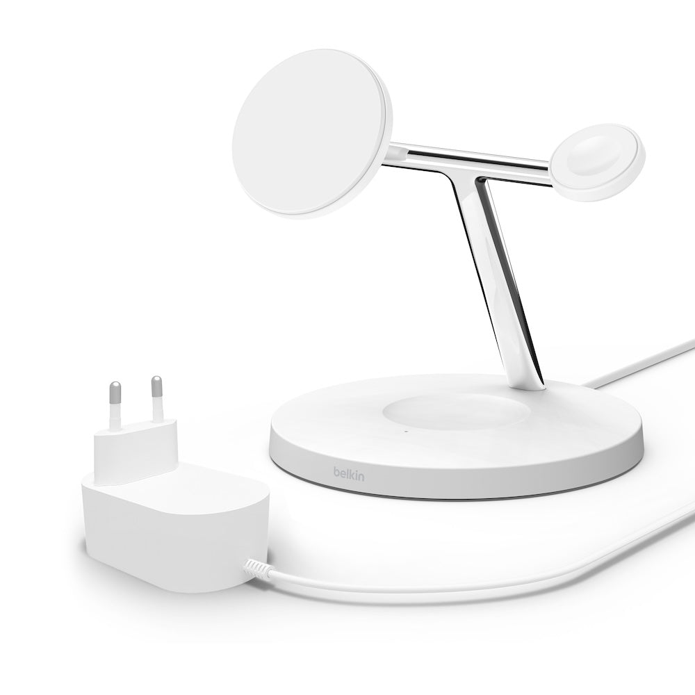 Bezdrátový nabíjecí stojan Belkin BoostCharge Pro 3v1 s Qi2 - bílý - istyle.work
